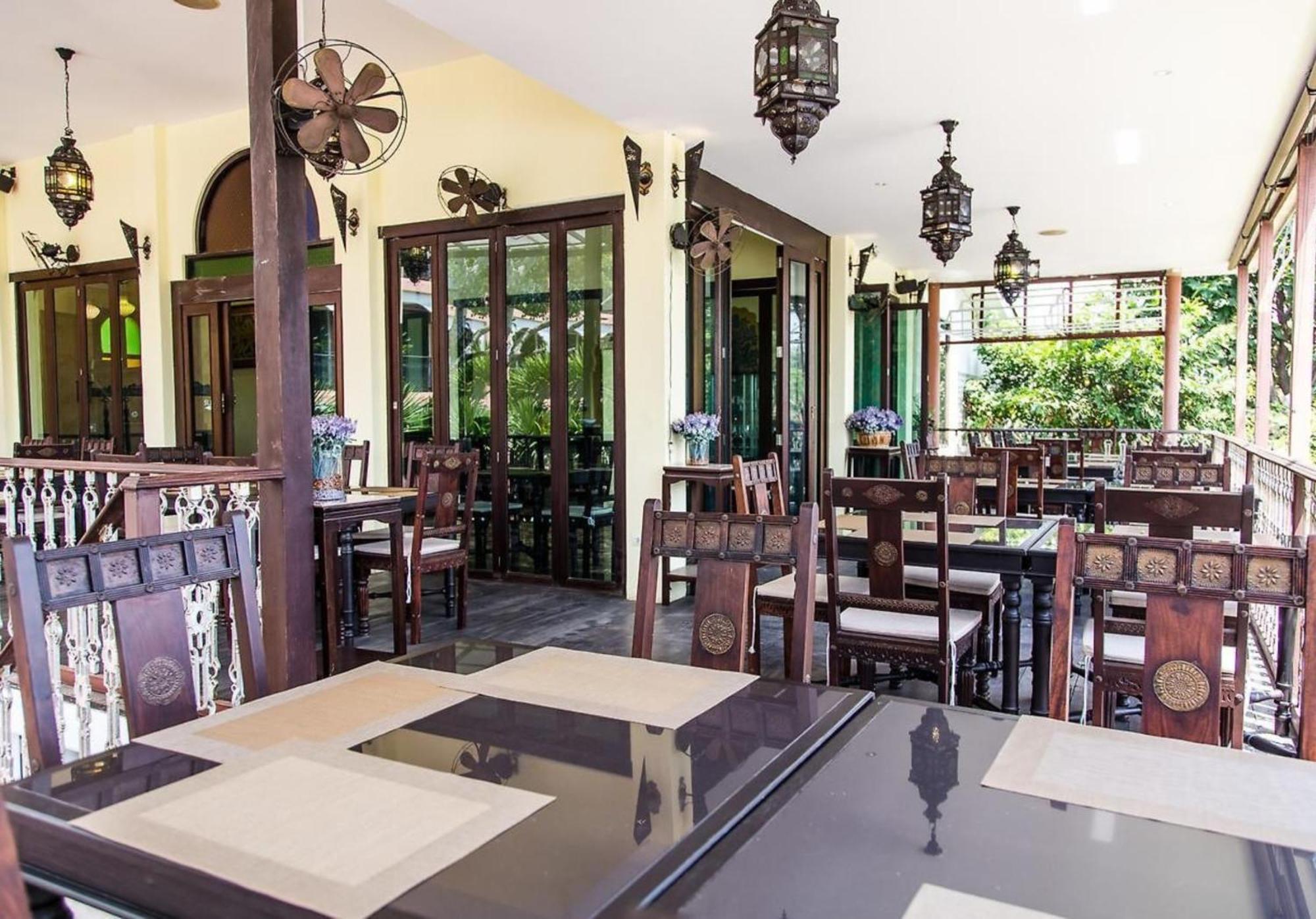 Sheik Istana Hotel Chiangmal 치앙마이 외부 사진