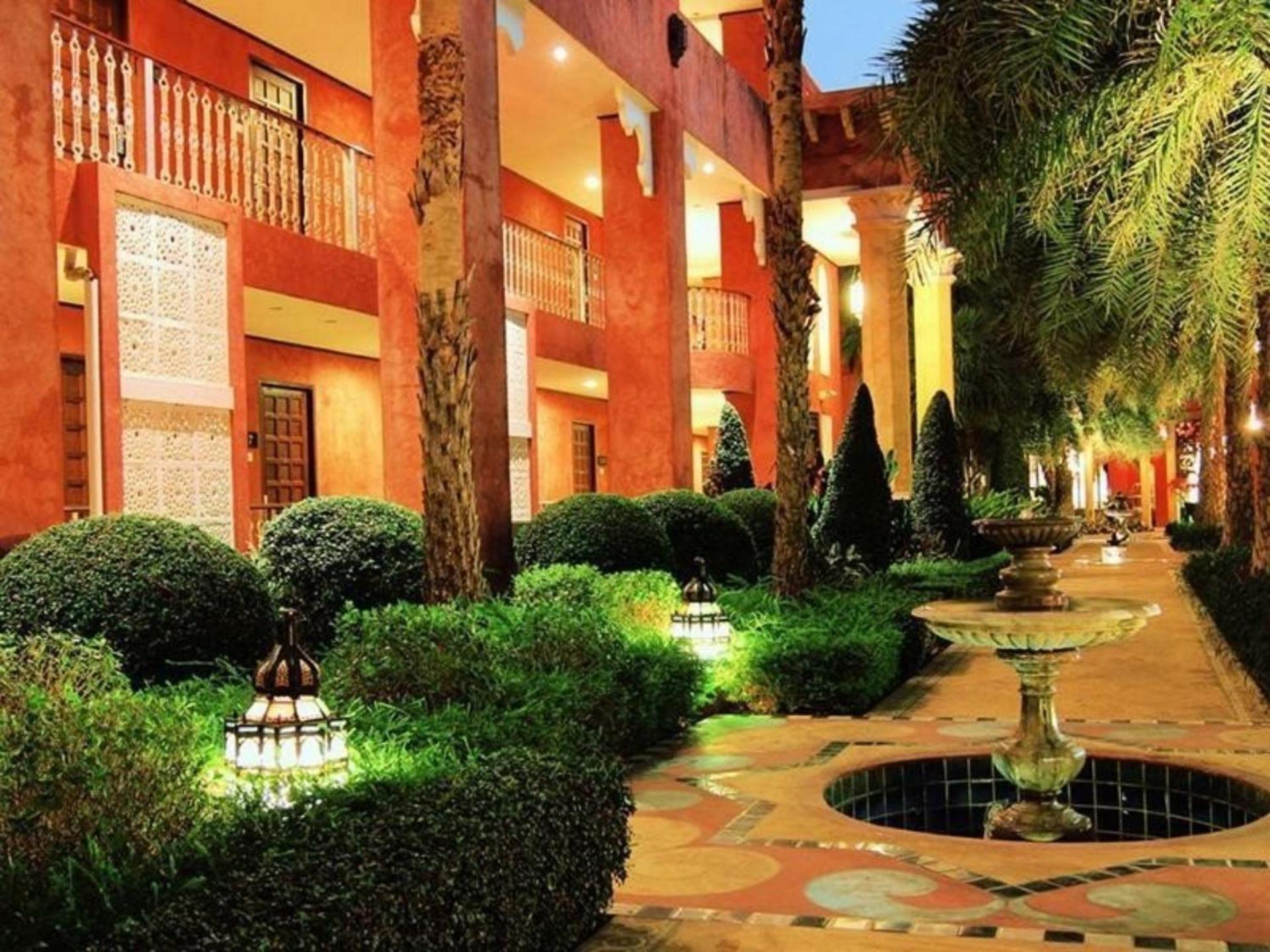 Sheik Istana Hotel Chiangmal 치앙마이 외부 사진