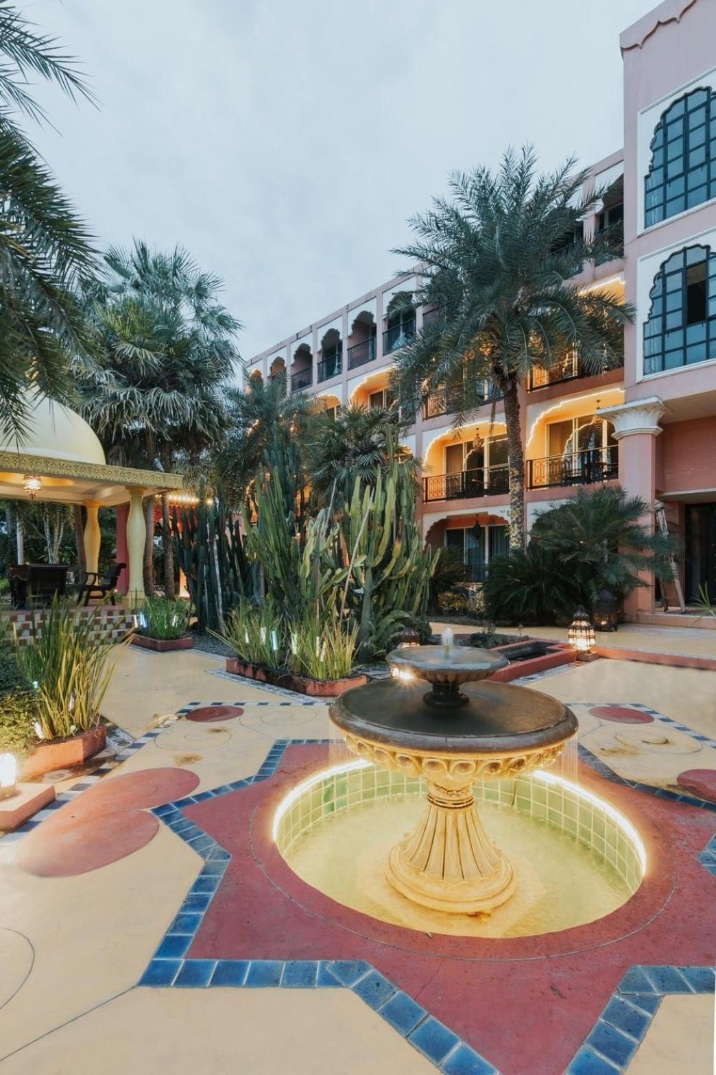 Sheik Istana Hotel Chiangmal 치앙마이 외부 사진