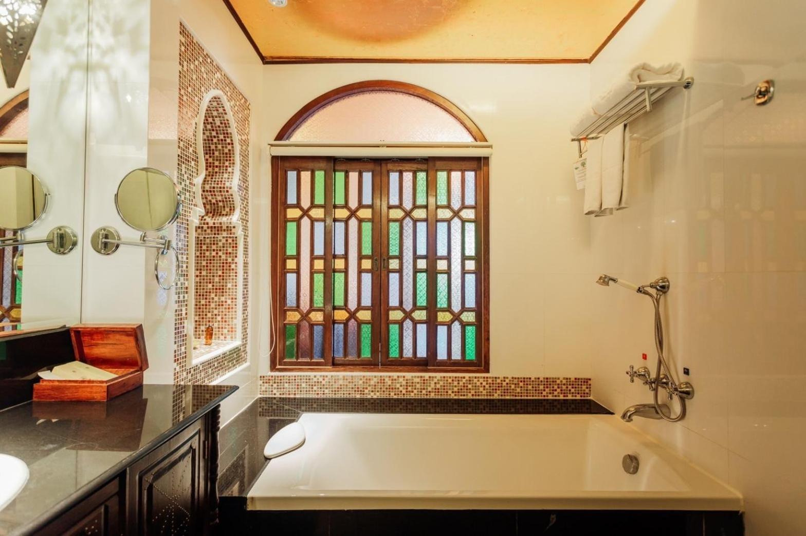 Sheik Istana Hotel Chiangmal 치앙마이 외부 사진